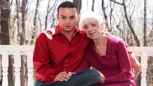  दोस्त के बेटे की मदद करती थी महिला