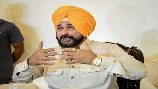 सिद्धू कर सकते हैं बड़ा धमाका 