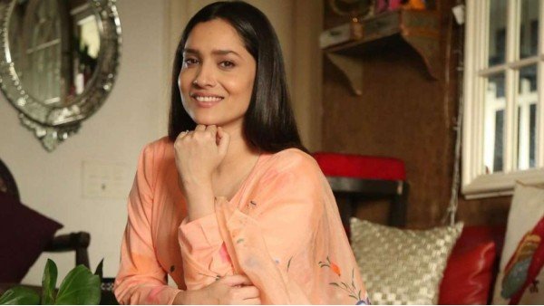 किता लोखंडे ने दिया हिंट