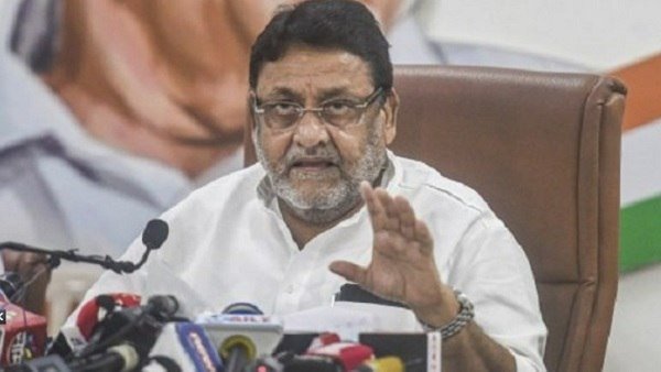 'किसी में दम नहीं कि मेरे चरित्र पर उंगली उठा सके' 'किसी में दम नहीं कि मेरे चरित्र पर उंगली उठा सके'