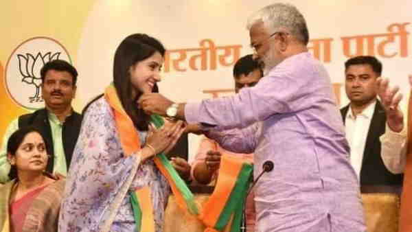 लड़की हूं लड़ सकती हूं नारे पर तंज