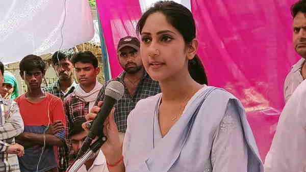 विधानसभा चुनाव जीतने के बाद से आईं थी दोनों के रिश्तों में खटास