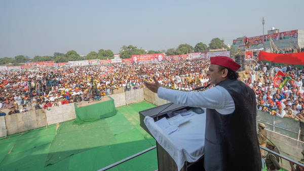 अखिलेश के भाषणों में सिर्फ भाजपा पर निशाना, विकास की बात