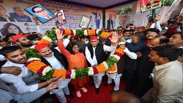 दलित वोट बैंक में सपा की सेंधमारी- दूसरी चुनौती