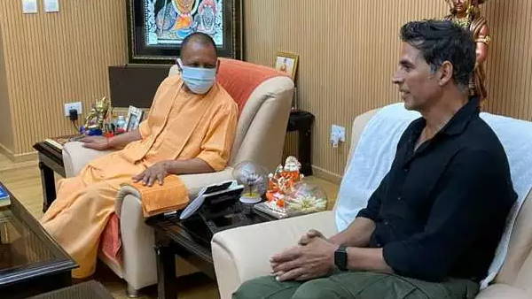अक्षय की तरफ क्यों किया केआरके ने इशारा