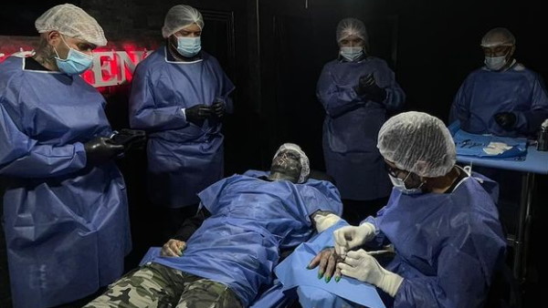 कटवा लिए, कान-नाक और होठ