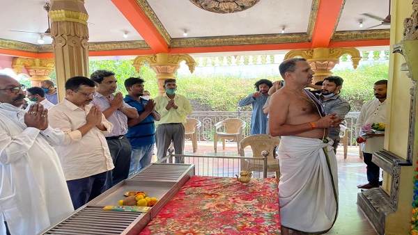 'मैं हिंदू हूं, इसलिए मंदिर जाता हैं'