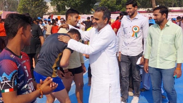 किसानों के खिलाफ बयानबाजी से भी बचे हैं बालियान