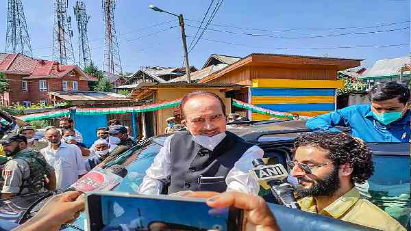 खुर्शीद के 'फसादी नजरिए' का आजाद ने किया एनकाउंटर