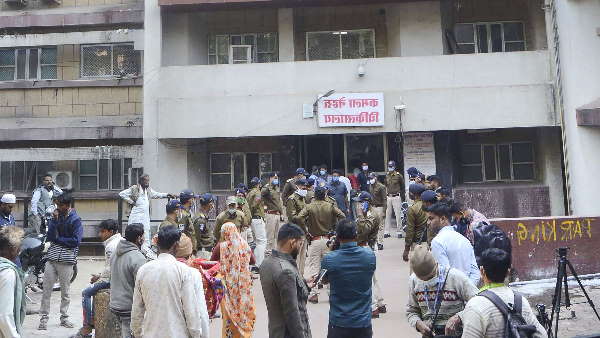 'वेंटिलेटर को वहां से हटा देते तो आग शायद नहीं फैलती'