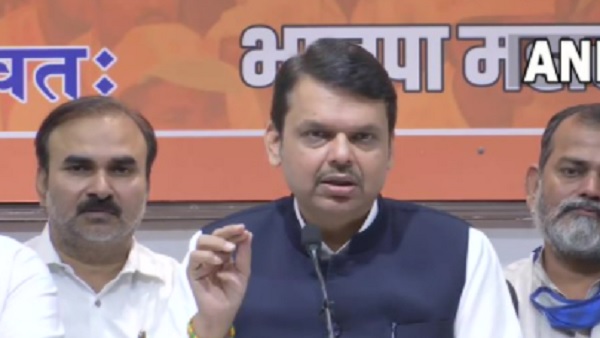  मलिक आपने मुंबई में बम विस्फोट करने वालों से जमीन क्यों खरीदी? 