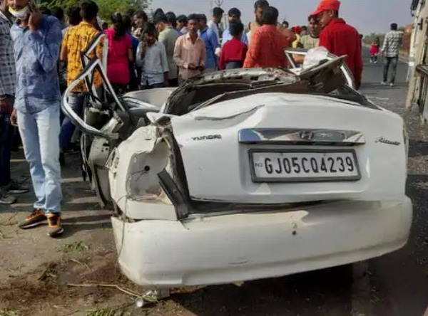 Accident on Rajkot National Highway, speeding car tire burst, 5 people lost their lives