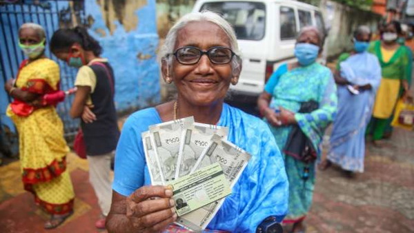 ग्रामीण इलाकों में अभी भी दुकानदार कैश को प्राथमिकता देते हैं