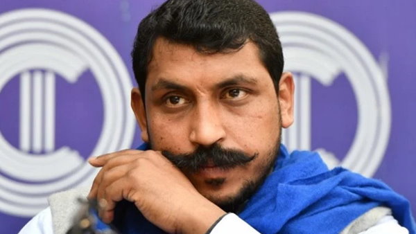 'सिर्फ चुनाव के समय लोगों के बीच जाना राजनीति नहीं'