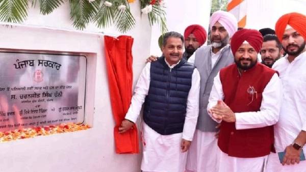 CM ने रखा पुल के नींव का पत्थर