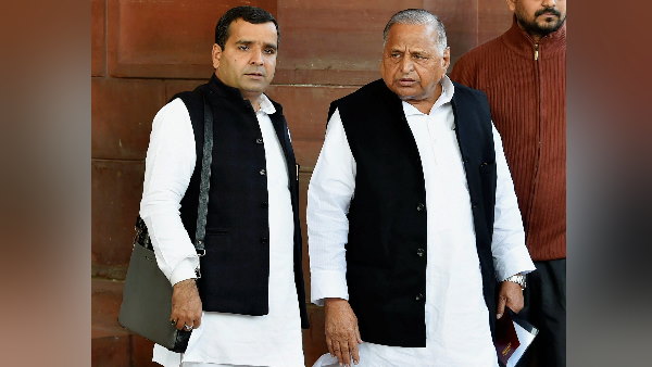 धर्मेंद्र यादव के नाम से दाखिल हुआ एक और पर्चा 