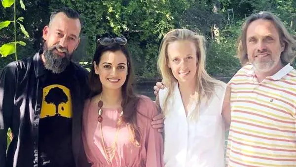 अपने पिता के करीब थीं दीया मिर्जा