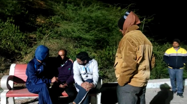 शाम चार बजे बाद लापता शाम चार बजे बाद लापता