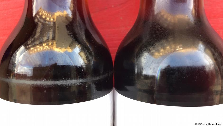 बोतल पर उजली धारी बताती है कि बोतल पहले इस्तेमाल हो चुकी है