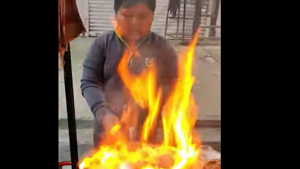 रोज पढ़ने जाता है, शाम को काम संभालता है 