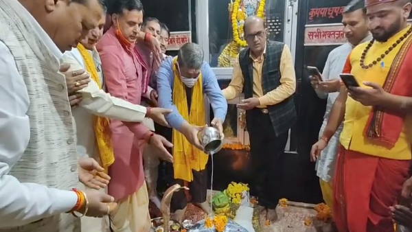 कांग्रेस भी हुई शिवमय