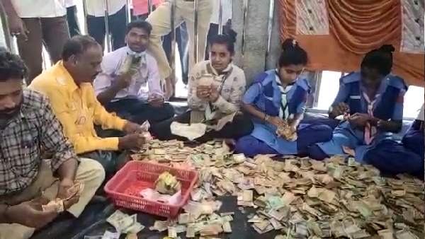  12 हुंडियों से मिले 83 लाख से ज्यादा का दान 