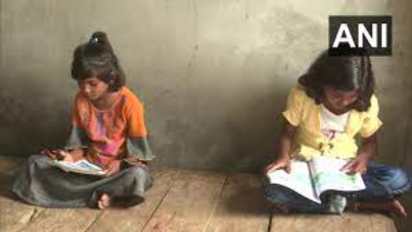 गरीब बच्चों की पढ़ाई में खर्च होता है सारा पैसा