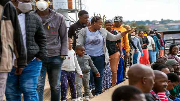 बी.1.1.529 नया वेरिएंट किन देशों में मिला है ?