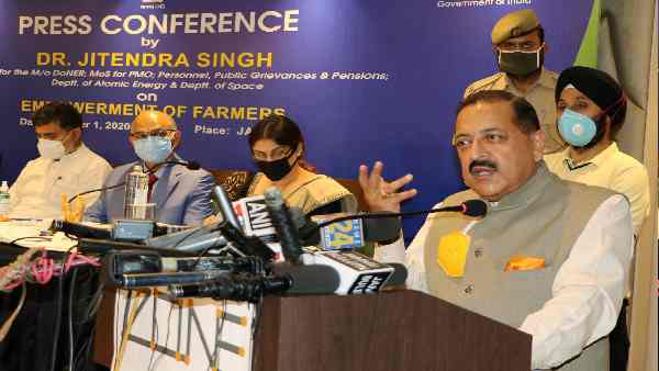 निशाने पर नेहरू