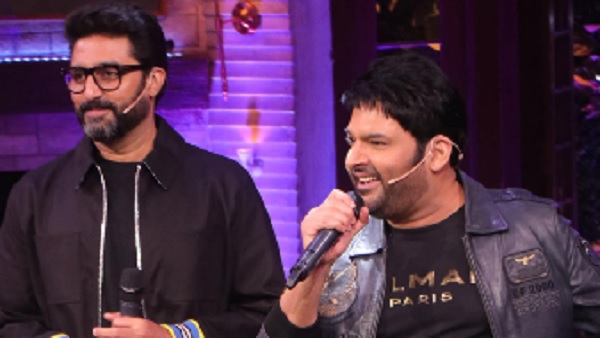  'अरे कुछ तो लिहाज रखिए, देखिए मम्मी बैठी हुई हैं'