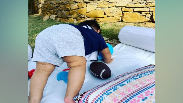 सैफ के साथ जेह की फोटो हुई वायरल