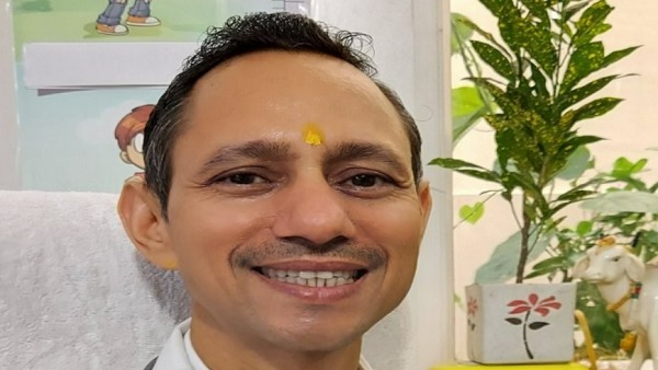 डॉ मनोज मित्तल खाते हैं गोबर डॉ मनोज मित्तल खाते हैं गोबर