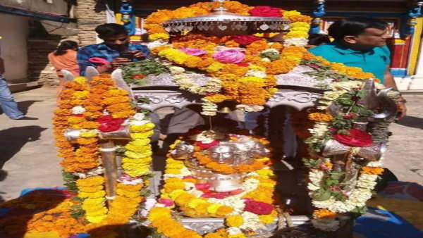 चल विग्रह स्वरूप के होते हैं दर्शन चल विग्रह स्वरूप के होते हैं दर्शन