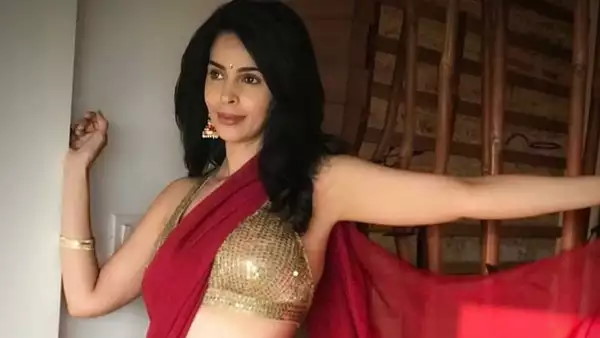 कमर पर रोटी सेकना चाहता था प्रोड्यूसर