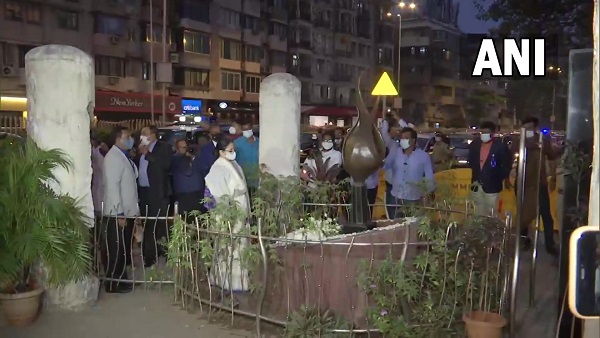 ममता बनर्जी ने शहीद तुकाराम को दी श्रद्धांजलि