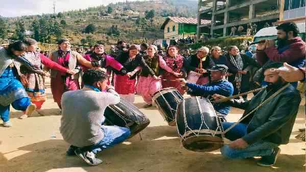 चार-लेन वाला मुद्दा चार-लेन वाला मुद्दा