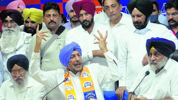 ‘नरसंहार के लिए गांधी परिवार जिम्मेदार’