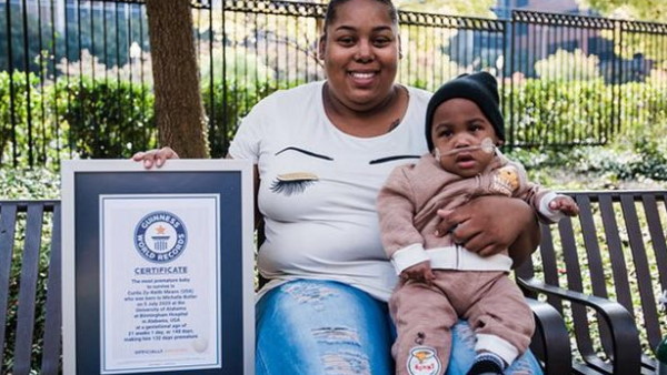 सांस लेना और खाना खाना सिखाया