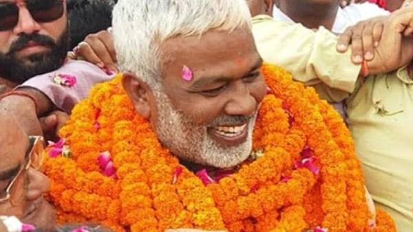 राजनीति की पथरीली राह राजनीति की पथरीली राह