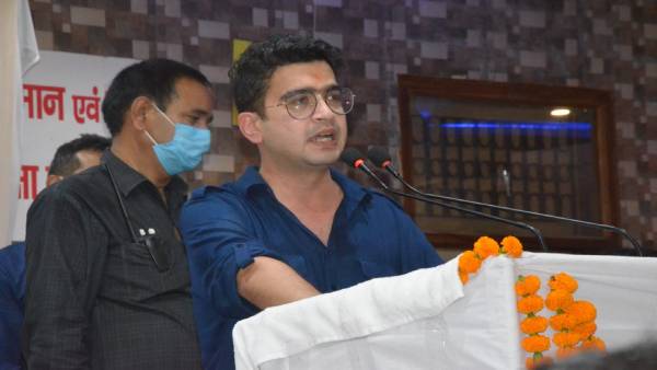 सतीश मिश्रा के बेटे कपिल मिश्रा 