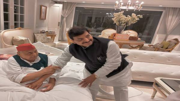 देर शाम लखनऊ पहुंचे शिवपाल ने लिया आशीर्वाद