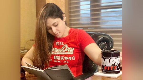 'मैंने अपना हाथ खिड़की के शीशे में दे मारा'