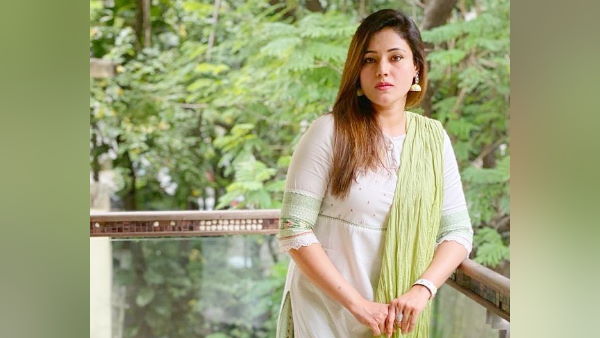 'मुझे पेडलर की पत्नी तक कहा गया'