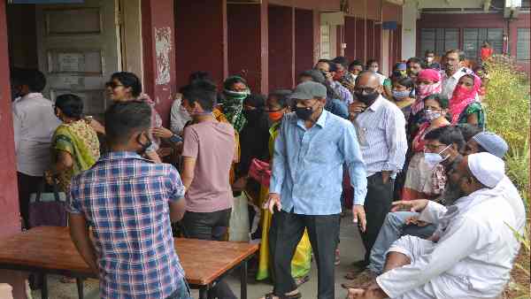 ओमीक्रॉन का वैक्सीन पर असर और इसका इलाज