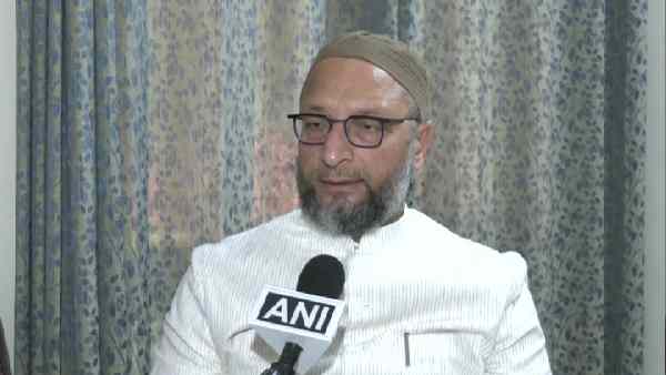 खुद को शिक्षित करें अखिलेश यादव- ओवैसी