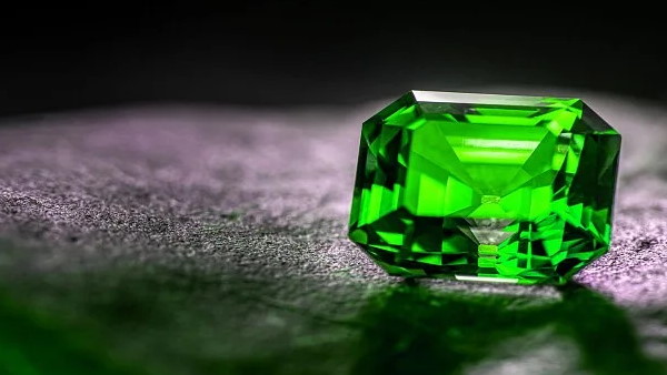 1000 कैरेट का रत्न मिलना दुर्लभ