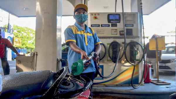 केंद्र के फैसले से पहले क्या थे दाम ?