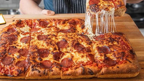 तिकोना ही क्यों काटा जाता है पिज्जा? तिकोना ही क्यों काटा जाता है पिज्जा?