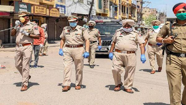 नशा तस्करों के खिलाफ़ कार्रवाई