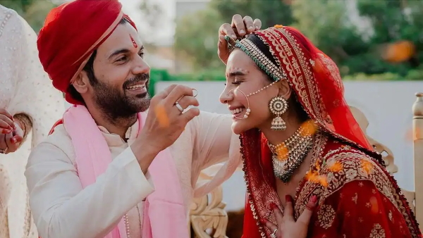 सिलेब्रिटी दे रहे हैं बधाईंयां